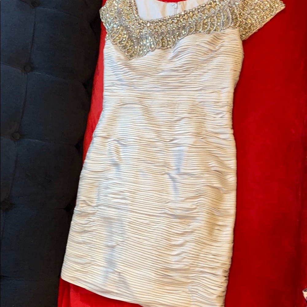 Dress - Picture 2 of 4